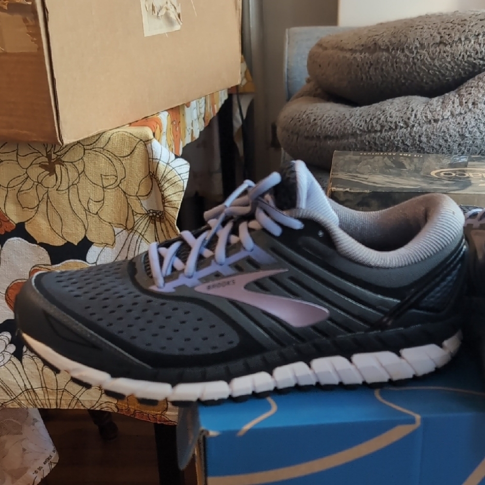 Brooks Women's Athletic Shoes - Black and Purple - Picture 4 of 8